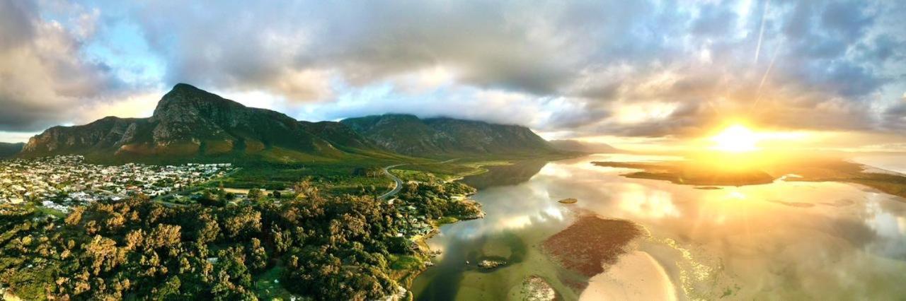 Fantastic Spot In Hermanus With Great Lagoon Views Villa Exterior foto