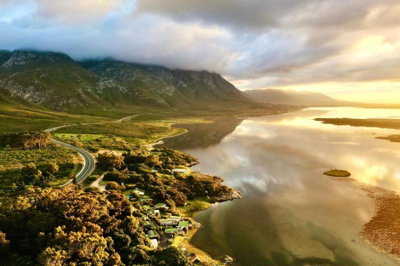 Fantastic Spot In Hermanus With Great Lagoon Views Villa Exterior foto