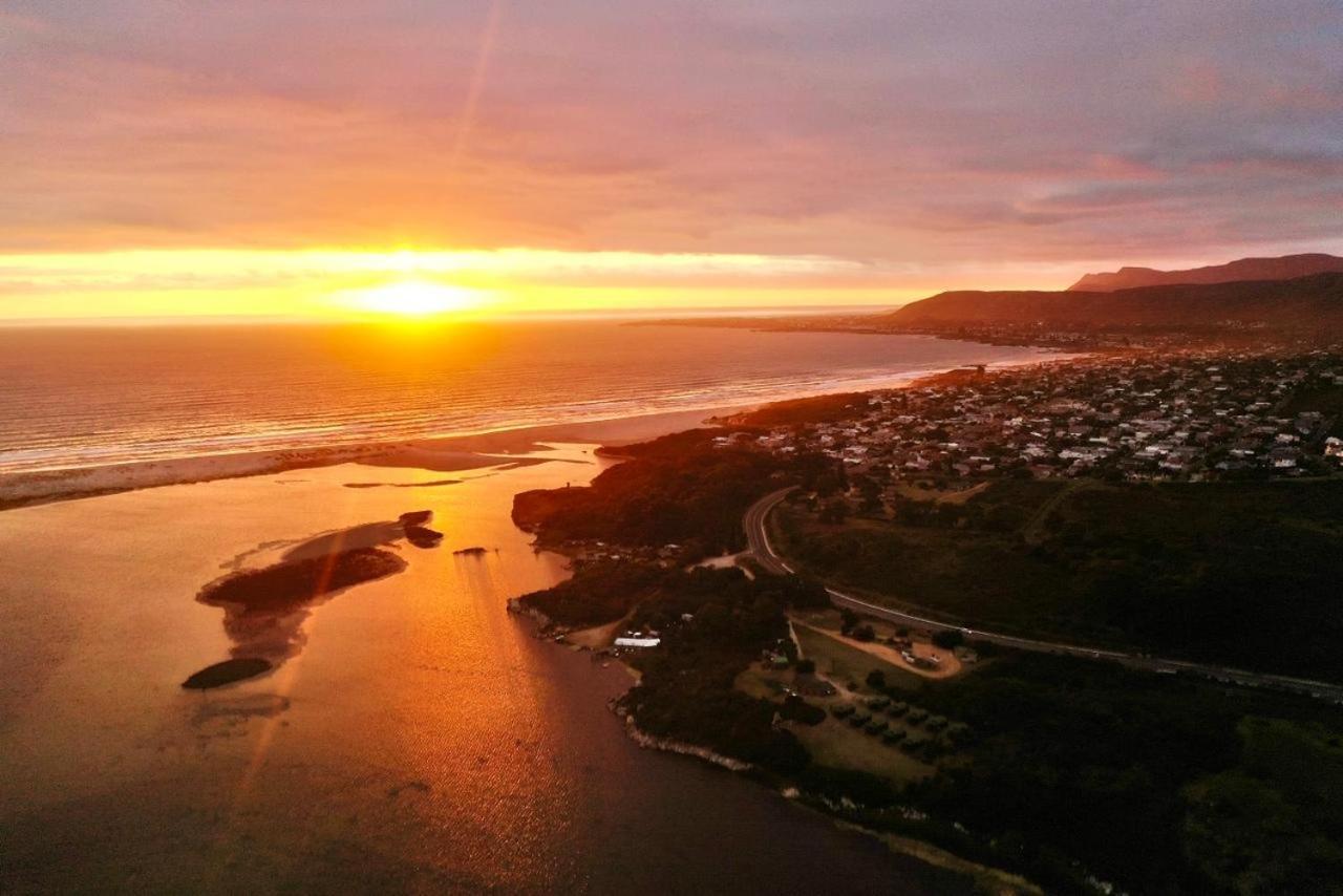 Fantastic Spot In Hermanus With Great Lagoon Views Villa Exterior foto